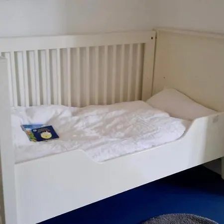 Apartman Stilvolle, Helle Altbauwohnung Am Schloss Ludwigslust