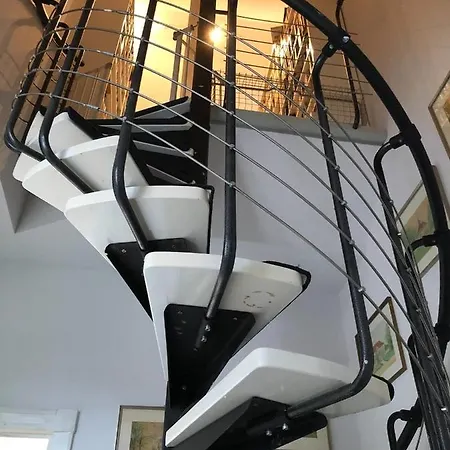 Stilvolle, Helle Altbauwohnung Am Schloss * Ludwigslust